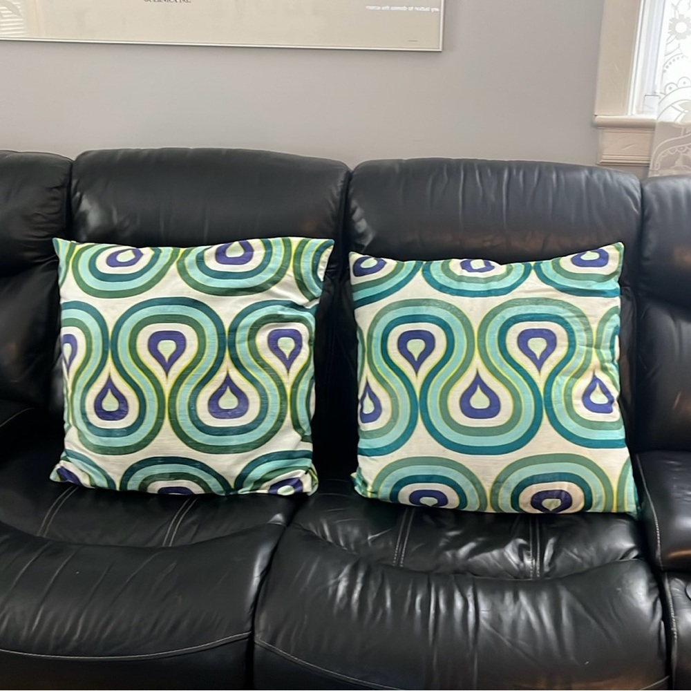 MILANO EMERALD/NAVY CONCENTRIC LOOPS PILLOWS Johnathan Adler